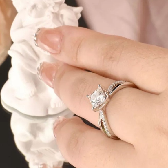 NEW 925 Silver Moissanite Princess Cut Engagement Ring Wedding Ring - Picture 6 of 8